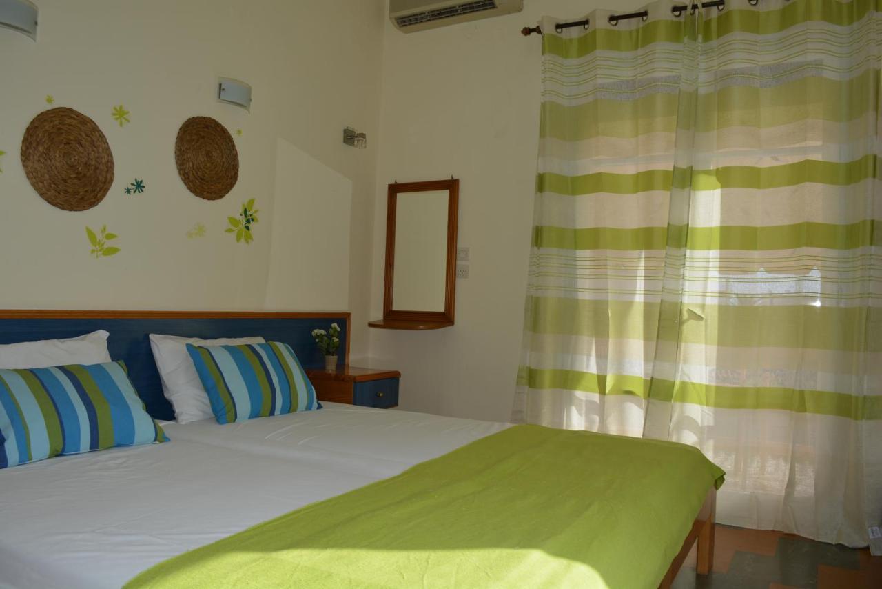 Dimitra Hotel Kamena Vourla Quarto foto