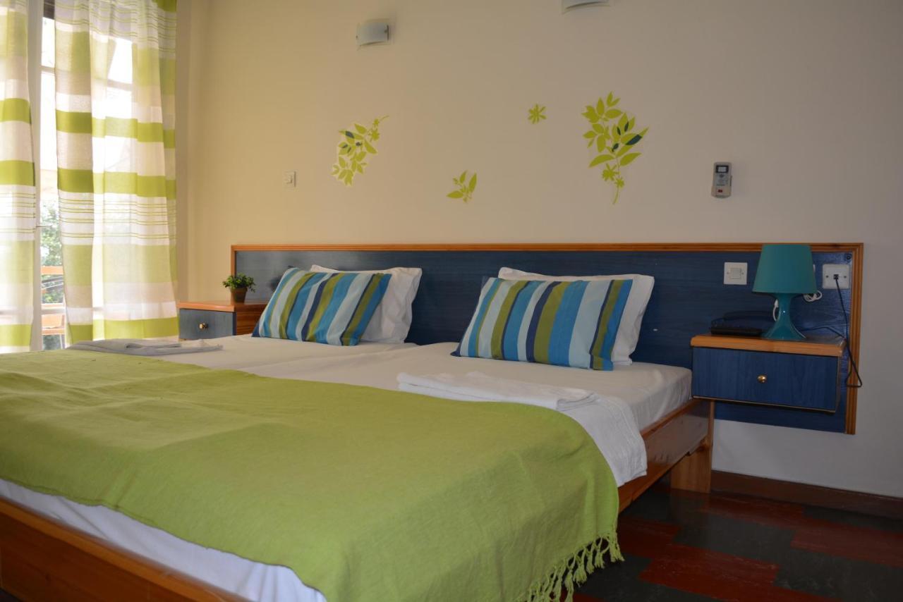 Dimitra Hotel Kamena Vourla Quarto foto