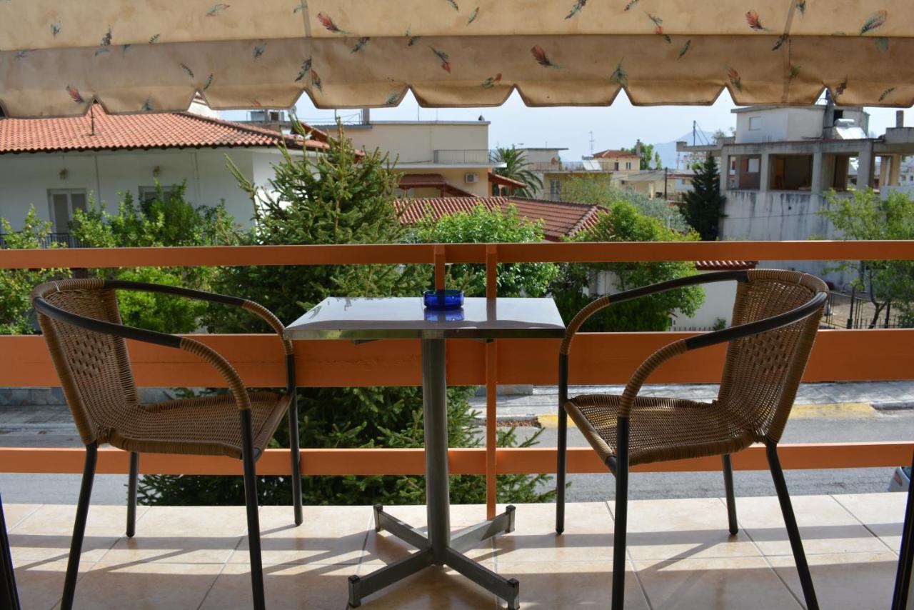Dimitra Hotel Kamena Vourla Quarto foto